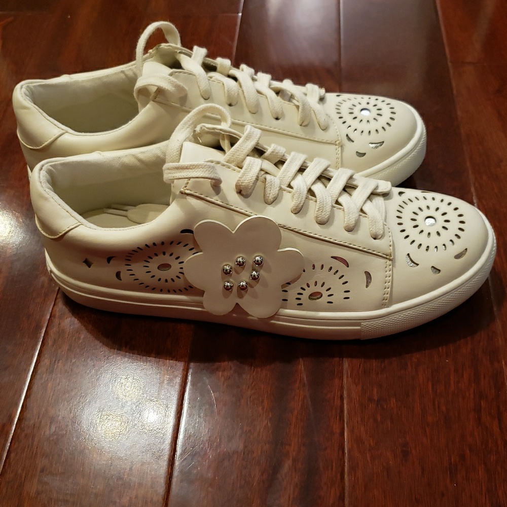 Lace up sneakers